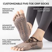 Chaussettes de yoga antidérapantes personnalisées avec logo pour femmes, chaussettes de ballet à cinq doigts, chaussettes de Pilates, chaussettes de danse, chaussettes antidérapantes en coton OEM
