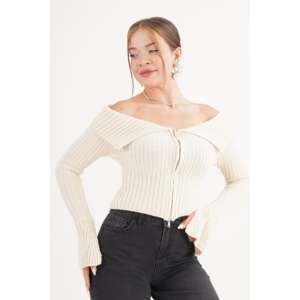 Blusa de Punto con Cierre Completo y Adornos de Piedras para Mujer, Diseño de Cuello Madonna, Venta al por Mayor - Product Image 3