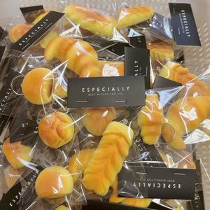 Nouveautés : Série de porte-clés miniatures en PU effet pâtisserie, jouet à presser super doux anti-stress, cadeau thérapeutique de bureau unisexe - Product Image 5