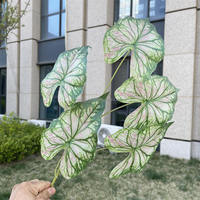 C-158 Daun Alocasia Kelas Atas 5 Tangkai Bunga Artificial Simulasi Tinggi Tanaman Tropis Pernikahan Natal Dekorasi Luar Ruangan Tanaman Hijau Palsu