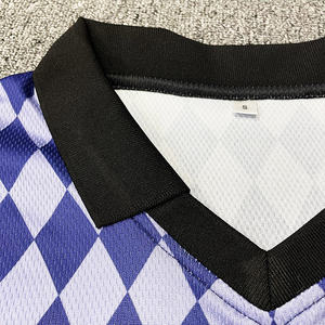 Camiseta de Fútbol Sublimada Personalizada - Manga Corta, Transpirable, Estilo Retro Urbano - Product Image 4