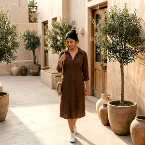 Robe chemise marron à col rabattu, manches trois quarts, longueur midi, en coton tissé et fibre de bambou, décontractée pour le quotidien, coupe ample - Product Image 1
