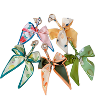 Aangepaste kleine verse fruitpatroon zijden sjaal strik sleutelhanger mode schattig creatieve sleutelhanger handtas portemonnee decor hanger charmes