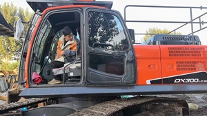 Doosan DX300LC 2022รถขุดตีนตะขาบรถ Cummins เครื่องยนต์คาวาซากิปั๊มเกียร์มอเตอร์ PLC-Corner ส่วนประกอบกระปุกเกียร์รวมอยู่ด้วย - Product Image 6