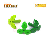 DELO TOYS Piezas de bricolaje Bloques de construcción de plástico Ladrillos ABS Tallo de planta vegetal con barra, 3 hojas y orificio de pasador pequeño (NO.37695)