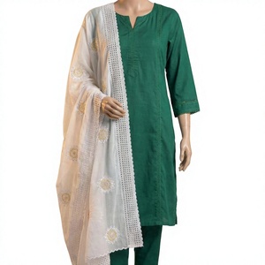 Écharpe légère et respirante en voile de coton pour femme, brodée de tournesols et de strass, avec dentelle ajourée, vente en gros, OEM ODM personnalisé - Product Image 3