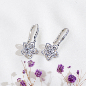 Boucles d'oreilles fleur en or blanc 9 carats avec diamants ronds pour femmes Messi Jewelry MSE-903 - Product Image 5
