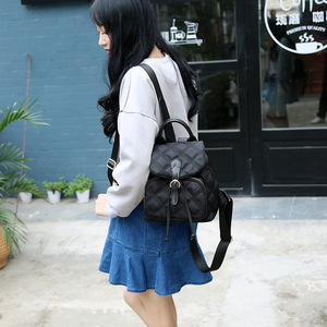 Sac à dos décontracté d'été léger pour femme, grande capacité, à rabat et cordon de serrage, en nylon matelassé style Oxford avec garnitures en cuir, style vintage - Product Image 4
