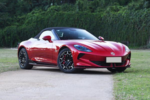 2025 China Nieuwe Auto SAIC MG Cyberster 2024 AWD Luxe Cabriolet Nieuwe Energievoertuig MG Cyberster Volledig Elektrische Sportwagen - Product Image 2