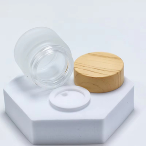 Envase Cosmético de Vidrio Esmerilado de 50g con Tapa de Color Madera, Frasco Redondo de Vidrio con Etiqueta Personalizada para Crema Cosmética - Product Image 6
