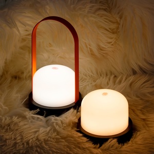 Lámpara de Noche de Madera Portátil con Control Táctil Recargable, Luz Nocturna LED para el Hogar con Atenuación Gradual y Logotipo Personalizado - Product Image 1