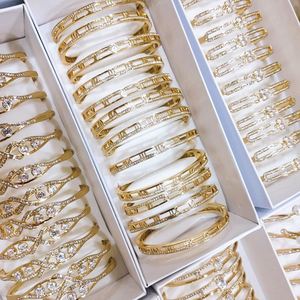 Brazalete de Lujo Love, Joyería de Diseñadores de Marcas Famosas, Brazalete de Moda para Mujer de Alta Calidad - Product Image 2