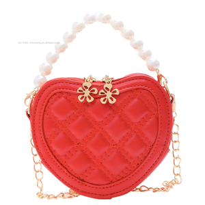 Wholesale New Fashion Women's Heart Love Shape <b>Handbags</b> Single <b>Chain</b> Kids Candy Pvc Bags - Product Image 4