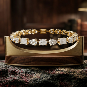 Bracelet en or jaune et diamants, bracelet tennis aux formes variées, émeraude ronde et taille poire, bijoux de luxe pour femme - Product Image 1