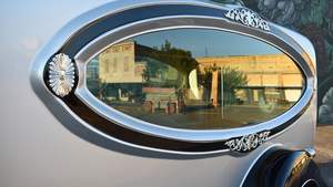 Qianzhimei Hoge Kwaliteit Moderne Stalen Paard Begrafenis Coach Klassieke Elektrische Dubbele Kleur Kist <span class=keywords><strong>Truck</strong></span> Voor Speciaal Vervoer - Product Image 6