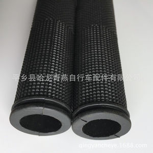 Poignées de guidon de vélo de montagne 22,2 mm en caoutchouc souple noir antidérapant - Product Image 3