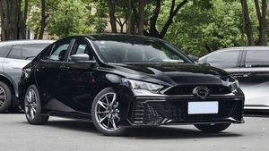 Panther 2025 1.5T 270T DCT Berlina 5 Posti Guida a Sinistra Tetto Apribile Elettrico Aria Condizionata Automatica Luci LED <span class=keywords><strong>Auto</strong></span> Nuova - Product Image 3