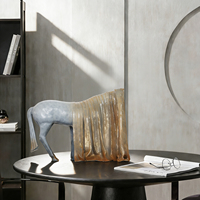 Sculpture d'animal en métal, cheval, décoration d'anniversaire, décoration de la maison, design Art Déco, style moderne et simple, ornement de table de haute qualité