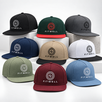 Casquette à visière plate personnalisée avec logo brodé et panneaux latéraux perforés, OEM ODM, pour streetwear et marques de créateurs