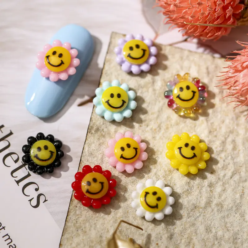 ดอกทานตะวัน3D ยิ้มลูกอมอาทิตย์ดอกไม้ที่มีสีสันเล็บกระดุมญี่ปุ่นทำเล็บยิ้มตกแต่งเล็บร้านทำเล็บ