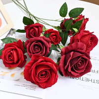 Pemasok grosir beludru buatan bunga mawar tunggal panjang batang mawar merah untuk dekorasi rumah pernikahan