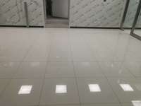 Dalle de plancher surélevé en sulfate de calcium à surface céramique 600x600mm, antistatique ESD, ignifuge, haute capacité de charge pour centre de données et hôpital