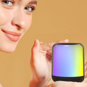 Haut-parleurs électroniques frais de gadgets de haut-parleurs de RVB Bluetooth sans fil pour la bonne décoration de Chambre - Product Image 3