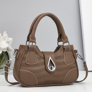Exquisite shoulder bag, messenger bag, women's clothing, large size, all-match elegant lady - Product Image 3