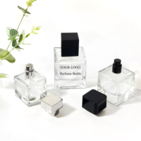 Flacon de parfum en verre avec pompe pulvérisateur de luxe en gros, forme carrée, 30 ml, 50 ml, 100 ml, pour huile essentielle