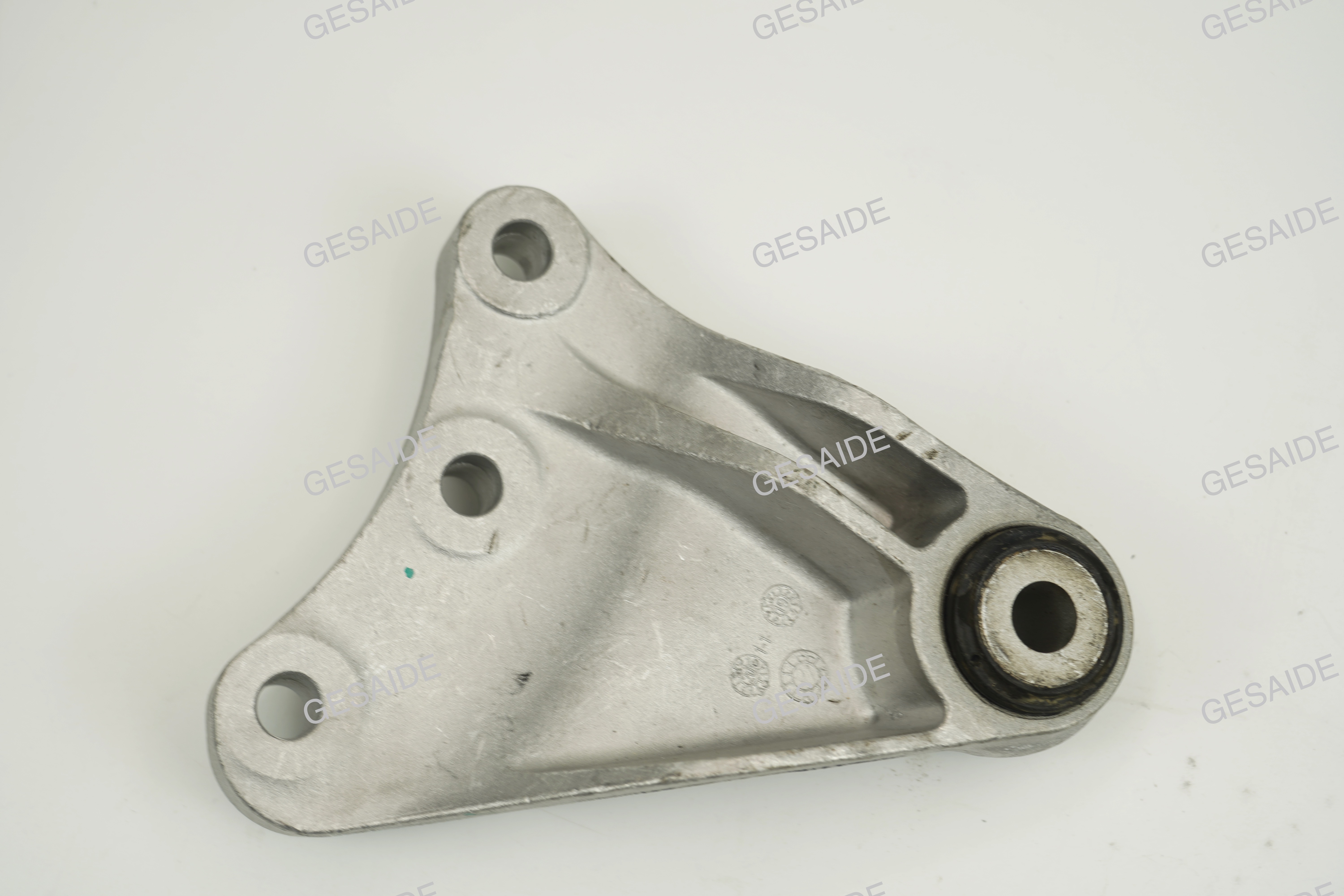 パーツ ty Wholesale High Quality Auto Parts - Lower Tie Rod Bracket