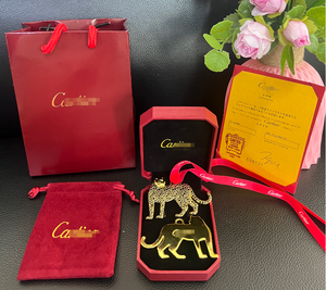 Ornement de voiture léopard de luxe à suspendre au rétroviseur avec boîte cadeau, pochette en velours et sac en papier – Cadeau de festival - Product Image 3