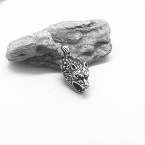 Yunnique – collier avec pendentif tête de loup en acier titane pour hommes, bijoux de fête Hip Hop, thème animal, Style rétro - Product Image 2