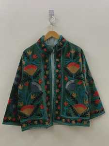 เสื้อแจ็คเก็ตโบโฮผ้าฝ้ายทอลายสัตว์ปักลายซูซานีสีเขียวมรกต ระบายอากาศได้ดี สำหรับฤดูหนาว ผู้ผลิตและผู้ส่งออก OEM จากอินเดีย - Product Image 1