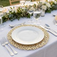 Assiettes de présentation décoratives en plastique doré de 13 pouces pour mariages, événements, fêtes et Noël – Assiettes creuses de service