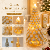 Handgefertigter mundgeblasener Glas-LED-Weihnachtsbaum als Tischdekoration, beleuchtete Feiertags-Heimdekoration, Weihnachtsschmuck mit batteriebetriebener Beleuchtung