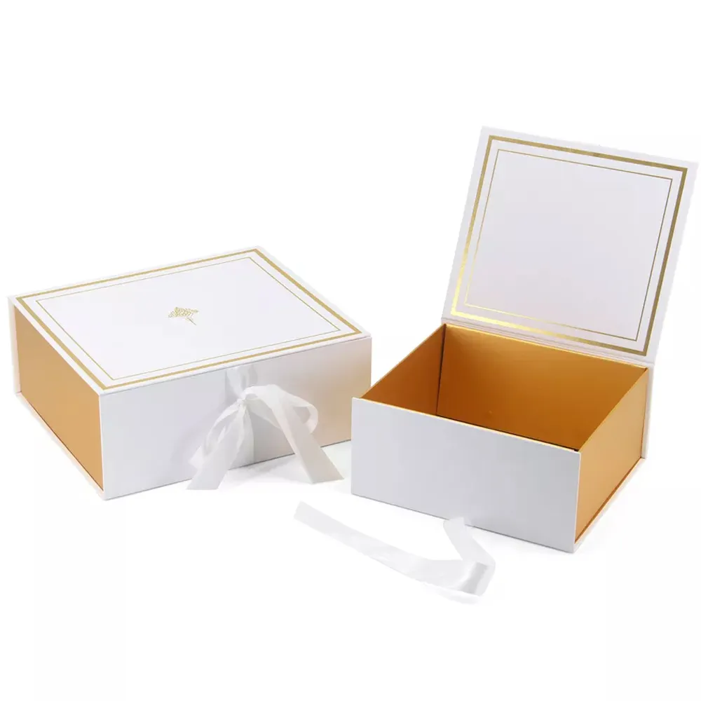 ที่กำหนดเองแม่เหล็กงานแต่งงานเพื่อนเจ้าสาวกล่องกระดาษแข็งสีขาวพับบรรจุภัณฑ์กล่องของขวัญด้วยริบบิ้น