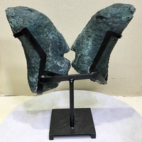 Belles grappes de géode papillon en quartz naturel de guérison avec ailes d'améthyste sur support en métal décor à la maison