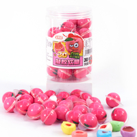 China Fabriek Directe Verkoop Halal OEM 3D Exploderende Fruitige Oogbol Aardspin Gummy Candy Fruit Sandwich