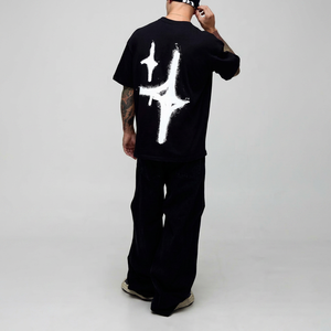 T-shirt noir surdimensionné pour homme avec imprimé géométrique blanc au dos, style streetwear, manches courtes, col rond, jersey de coton, coupe ajustée - Product Image 1