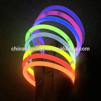 Bracelet bâton lumineux pour mariage Bracelet avec logo personnalisé Bracelet lumineux lumineux brillant dans le noir pour fête
