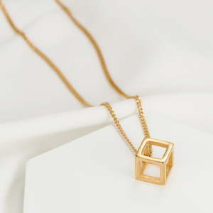 Collar con Colgante de Cubo Geométrico Hueco de Acero Inoxidable de 13 mm, Joyería de Moda para Uso Diario - Product Image 4