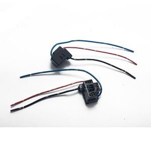 Presa per faro per auto <span class=keywords><strong>H4</strong></span>, base portalampada lontana e vicina spina a tre fili cavo di collegamento in filo di rame puro in plastica - Product Image 1