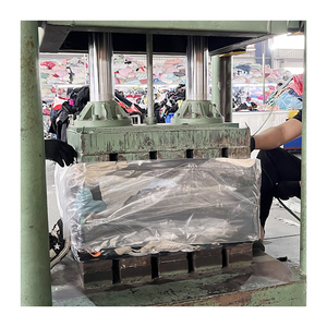 Подержанные фирменные кроссовки и спортивная обувь для мужчин оптом - Product Image 2