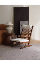 Fauteuil lounge en teck style Chandigarh du milieu du siècle, dossier en bois à lattes, assise basse, coussin crème, base en traîneau, pour salon, chambre, hôtel, maison