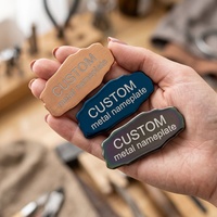 Plaques de reconnaissance d'entreprise personnalisées OEM en alliage de zinc électroplaqué, gravées au laser et en relief 3D