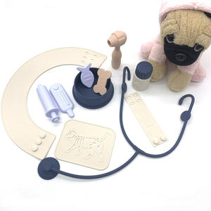 Cadeau d'anniversaire <span class=keywords><strong>Jouet</strong></span> préscolaire Jeu de simulation Jouets pour chiens pour enfants Kit de soins pour chiots Mini jeu de vétérinaire Ensemble de jeu vétérinaire en silicone - Product Image 4