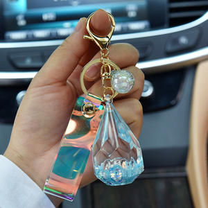 Gantungan Kunci LED Kreatif Bentuk Tetesan Air Akrilik dengan Tali Kulit Simfoni dan Liontin Pasir Minyak - Product Image 4