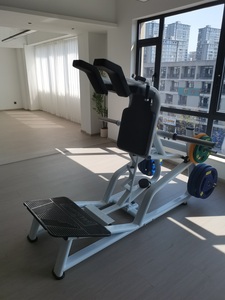Máquina de Sentadillas de Alta Resistencia para Gimnasio Comercial, Equipo de Entrenamiento de <span class=keywords><strong>Piernas</strong></span> y Glúteos con Construcción de Acero - Product Image 4