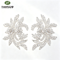 Appliques de fleurs en cristal 3D tendance, faites à la main, en forme de cœur, avec strass, pour accessoires de vêtements, vestes et costumes à appliquer au fer à repasser