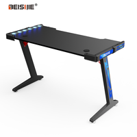 Bureau d'ordinateur de jeu moderne en bois de haute qualité avec surface en mélamine, éclairage RGB et porte-gobelet